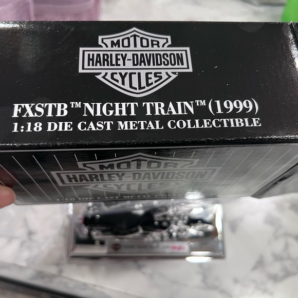 1999 night train Harley Davidson motorcycle new in box - Picture 5 of 7